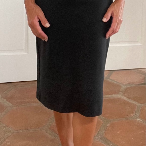 Black Dress - Picture 3 of 7